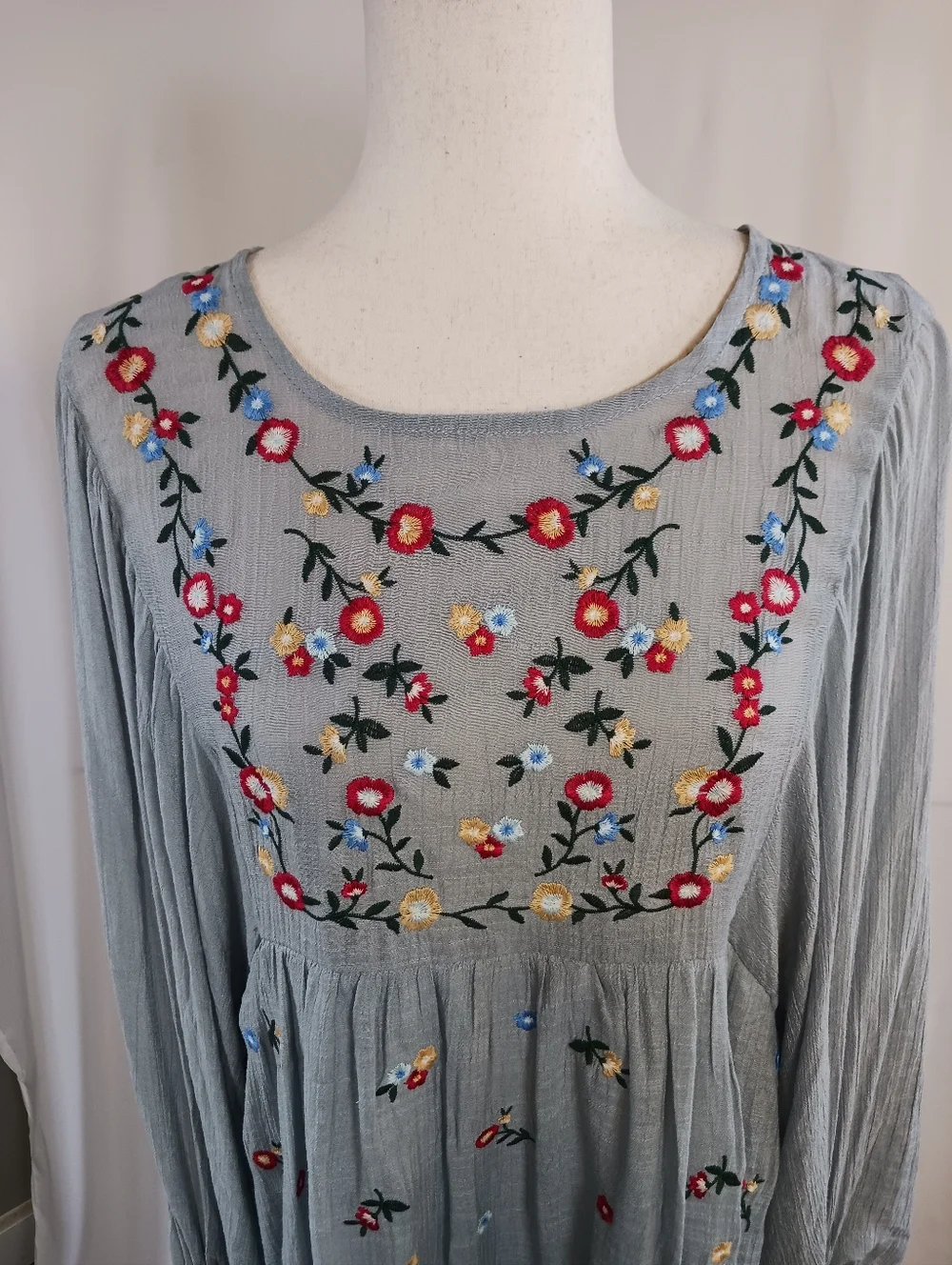 Embroidered Balloon Sleeve Dress Smocked Mini Flowy Floral Rayon Red Gray Size S - Picture 3 of 14